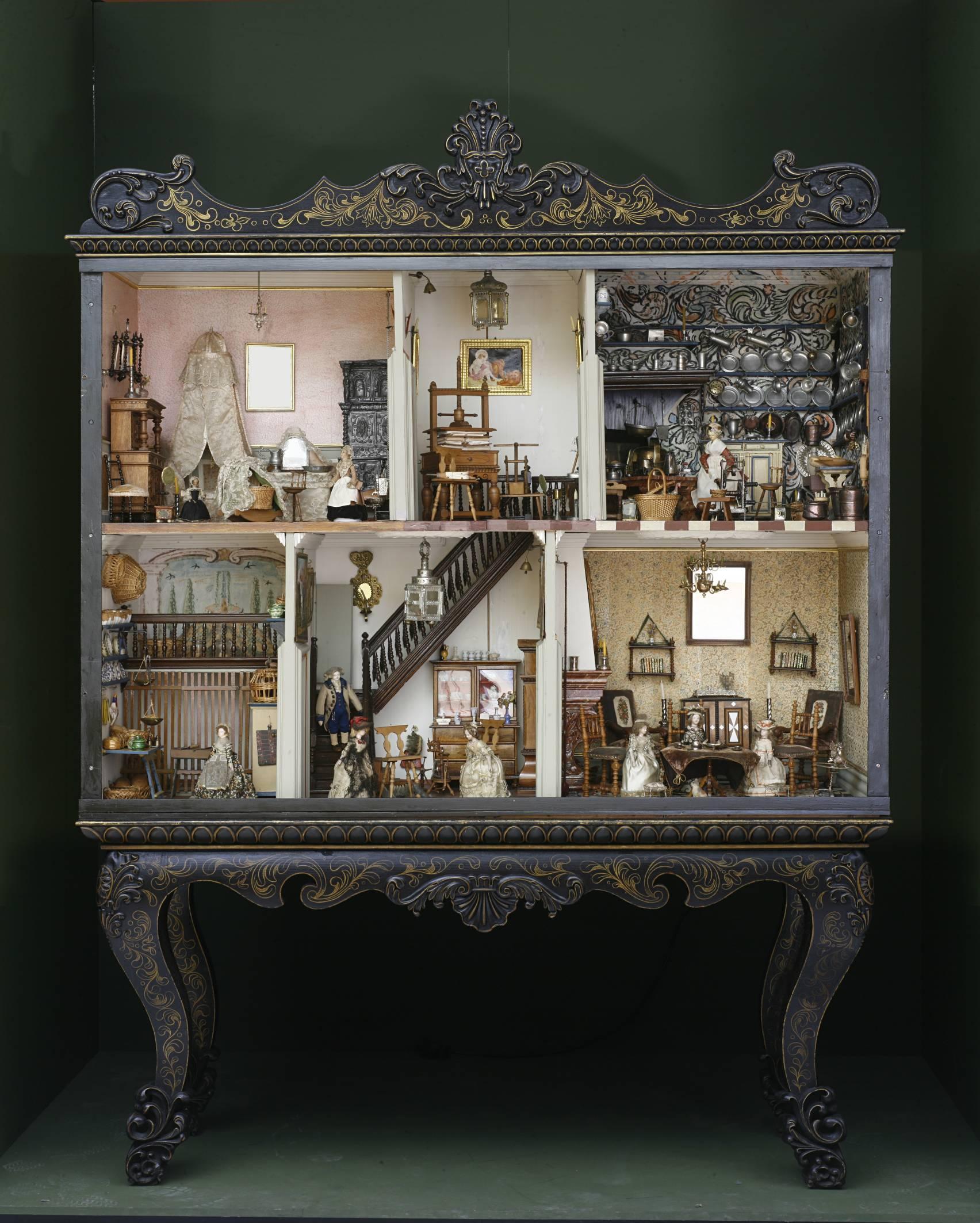 Das Foto zeigt das Puppenhaus der Familie Gontard.